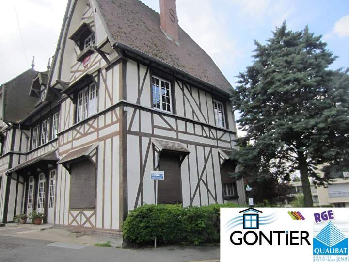 Façade rénovée Santeny